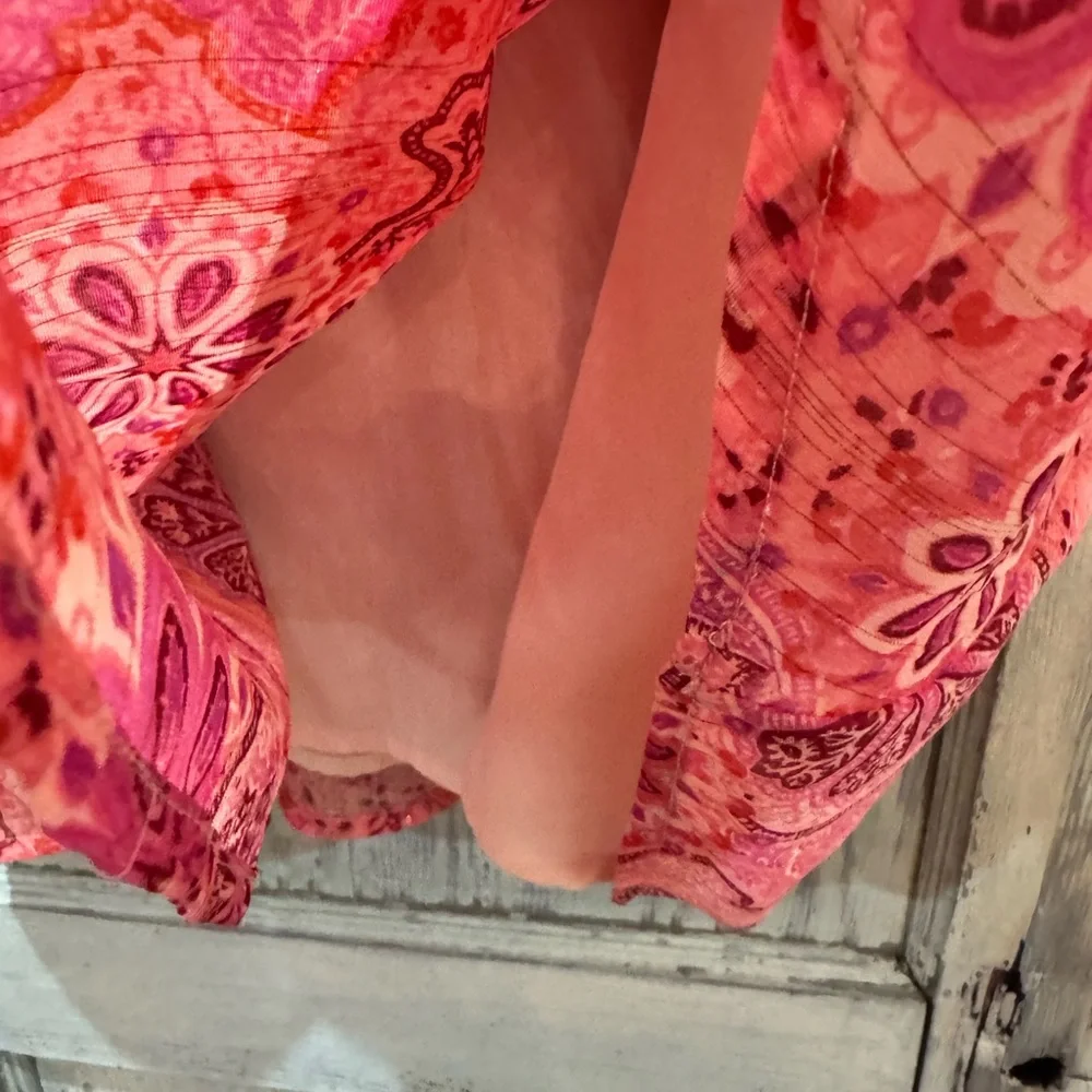 FATE FLORAL PRINT TIERED MINI DRESS IN PINK SIZE MEDIUM BOHO - Picture 5 of 9